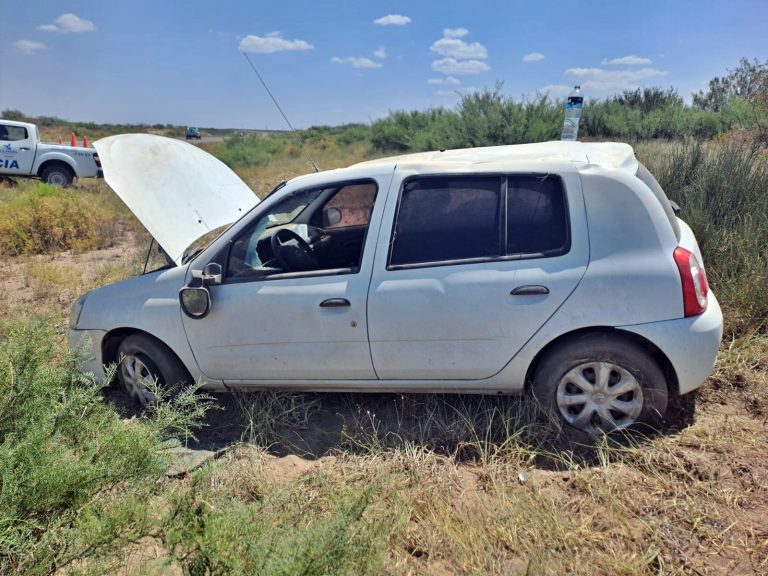 Vuelco en la Ruta Nacional 151: tres personas fueron hospitalizadas