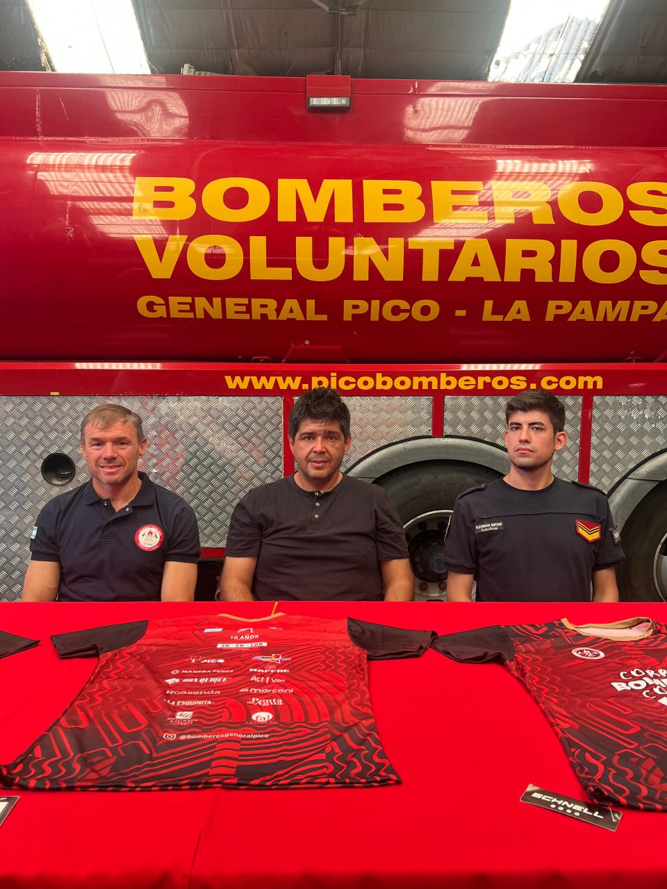 Bomberos de Pico anunciaron la décima edición de su carrera nocturna “Corre por Bombero, Corre por vos”