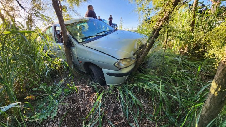 Despiste en la ruta provincial 1: una familia resultó ilesa tras perder el control de su vehículo
