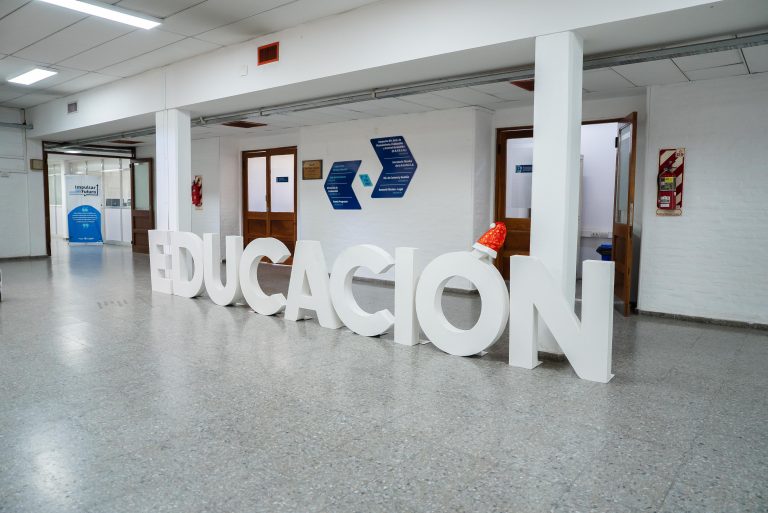 Más de 95 mil alumnos inician las clases en medio del paro docente: “La educación es una prioridad para este gobierno”, definió el mandatario pampeano