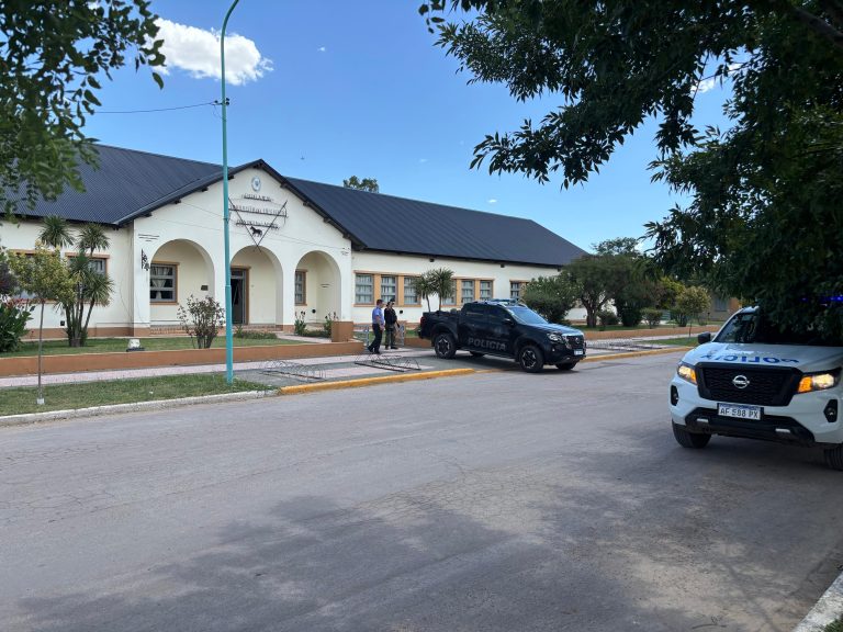 Embajador Martini: hallaron un proyectil militar en una escuela y debieron evacuar a los alumnos