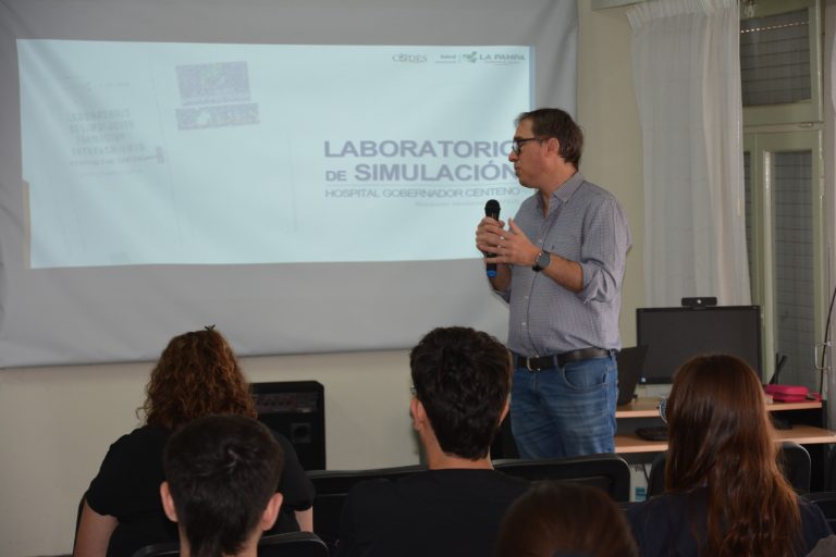 Capacitación en simulación clínica: una nueva estrategia educativa para residentes de salud en el Hospital Centeno