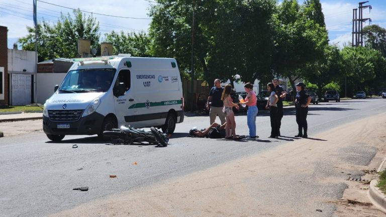 Fuerte choque en la intersección de las calles 25 y 40: dos jóvenes heridos y hospitalizados