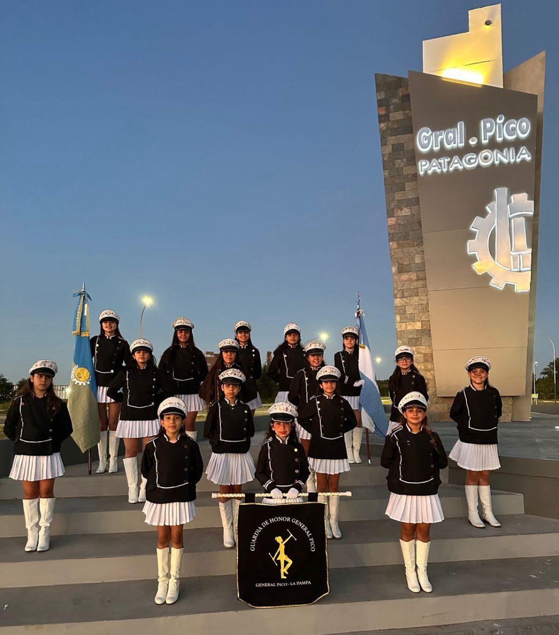 Las bastoneras Guardia de Honor de General Pico brillaron en un encuentro nacional en Córdoba