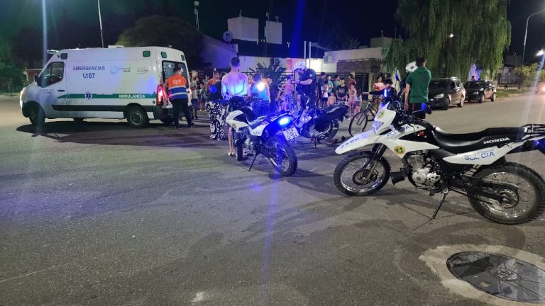 Choque de motos en General Pico: un conductor se fugó, dejó al otro herido y luego regresó para ser hospitalizado