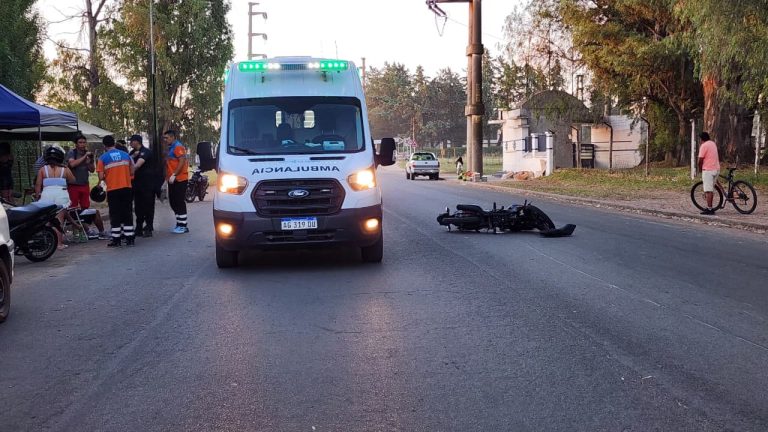 Joven motociclista hospitalizado tras caer de su moto para evitar una colisión en General Pico