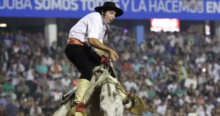 Jesús María: Alejandro Cruz Ramos brilló en la cuarta noche y acecha la punta en Bastos con Encimera