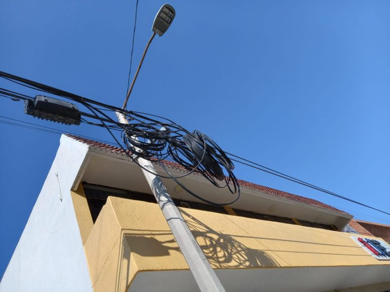 Polémica por el cableado aéreo en Pico: La UCR advierte sobre un plan a 2050 “a ciegas”