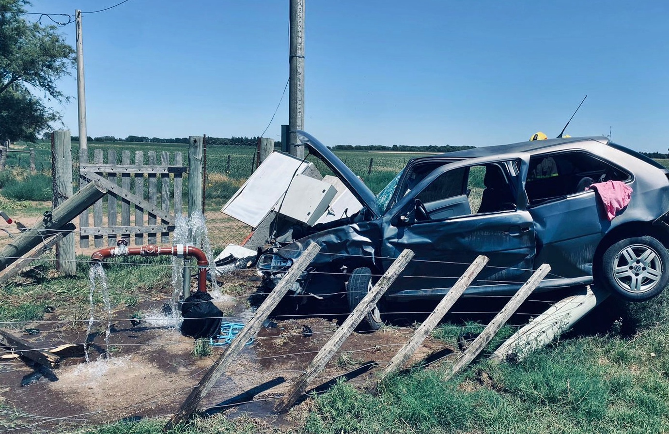 Grave accidente en Quemú Quemú: conductor fue trasladado al hospital Gobernador Centeno