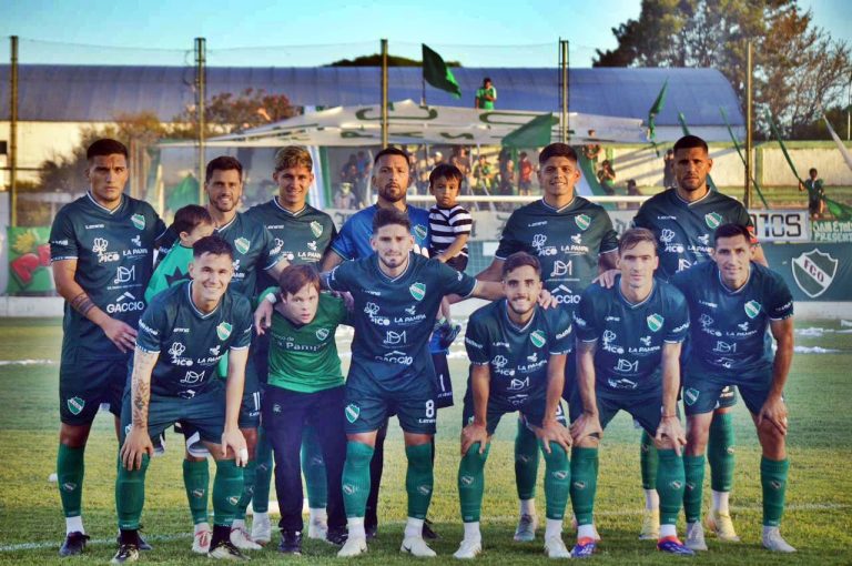 Ferro de Pico goleó a Atlético Ayacucho con un hat-trick de Klusener y quedó a un paso de la final