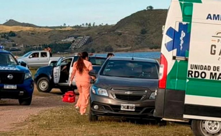 Córdoba: hallaron a un turista muerto sobre un kayak en el Lago Los Molinos