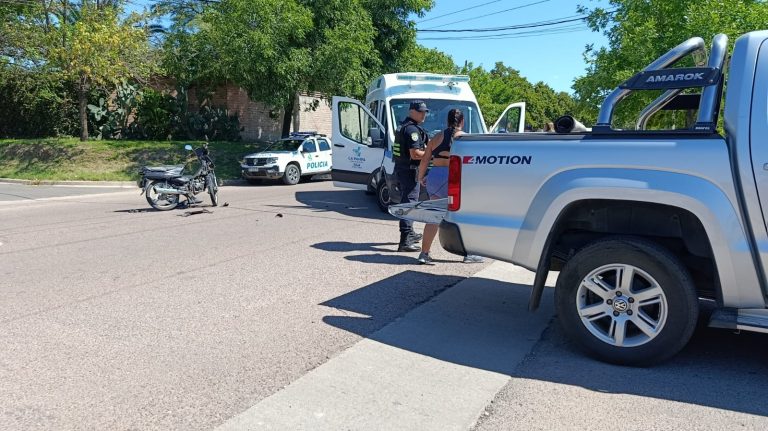Colisión en calle 22 y 37: un motociclista golpeado y un rodado retenido por falta de papeles