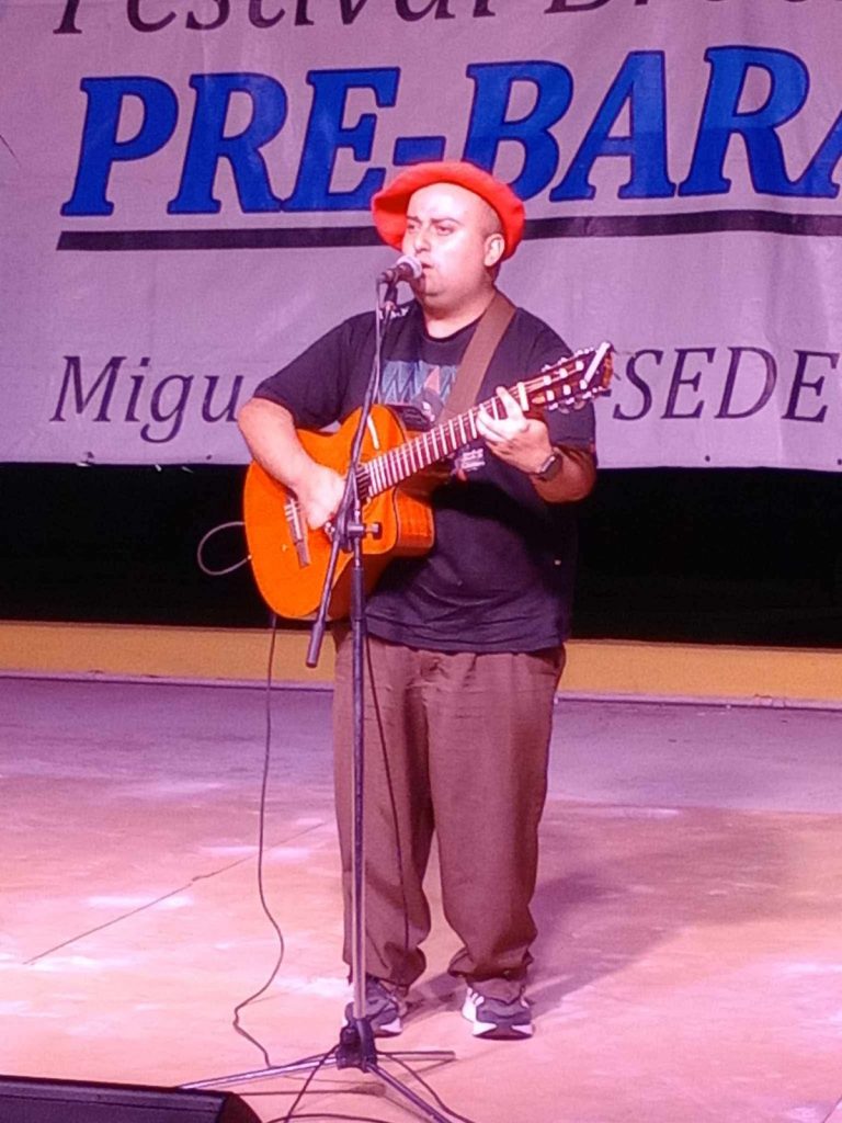 El músico piquense Esteban Estévez se consagró en el Pre-Baradero y representará a La Pampa en la final nacional