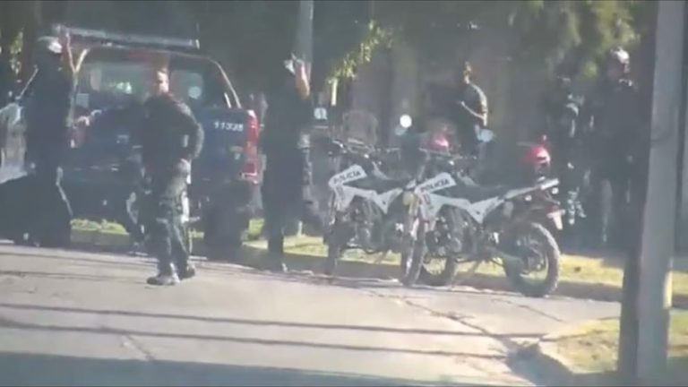 Violencia en Córdoba: arrojaron una granada a un patrullero en pleno operativo policial