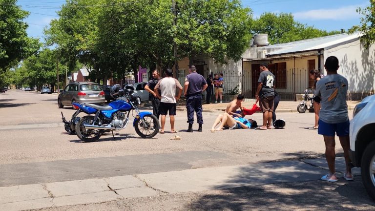 Una camioneta chocó a una mujer embarazada y su hijo de 2 años y se dio a la fuga en General Pico