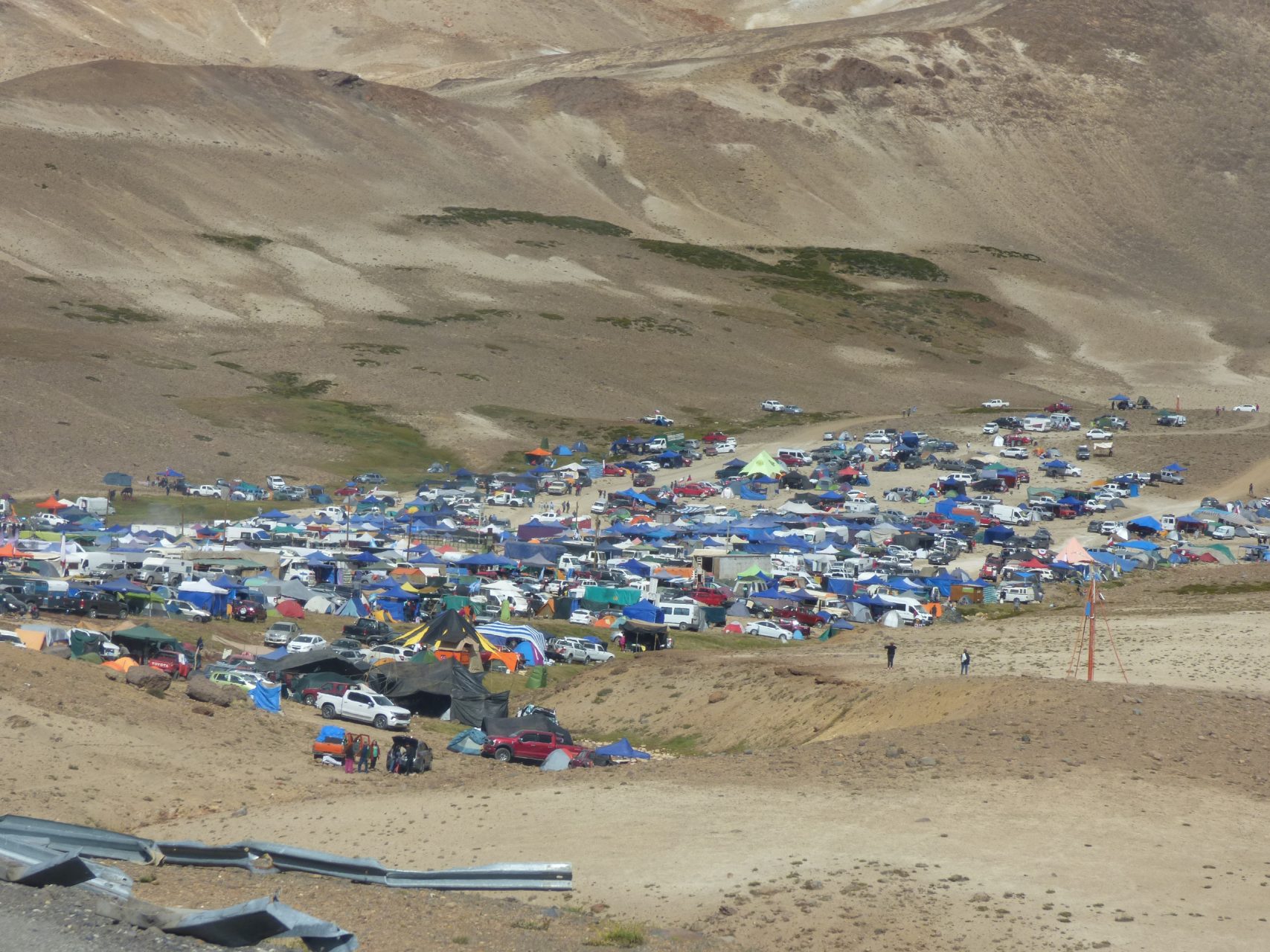 Histórico encuentro en Paso Pehuenche: Más de 15.000 personas celebran la unión argentino-chilena