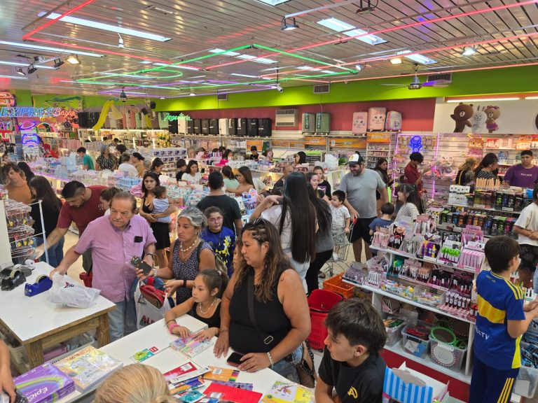El adelanto de la Ayuda Escolar reactivó las ventas en librerías pampeanas