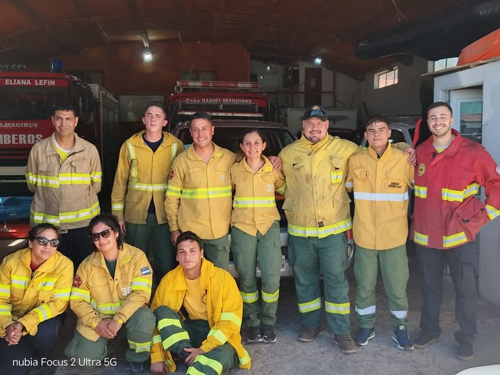 Bomberos pampeanos se sumaron al combate de incendios en el Parque Nacional Los Alerces