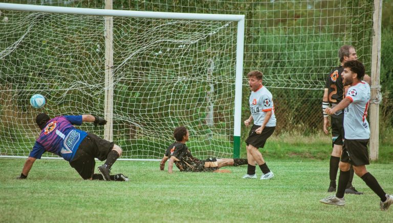 Torneo “Entre Amigos”: Emoción y goles en los cuartos de final de las categorías +30 y +40