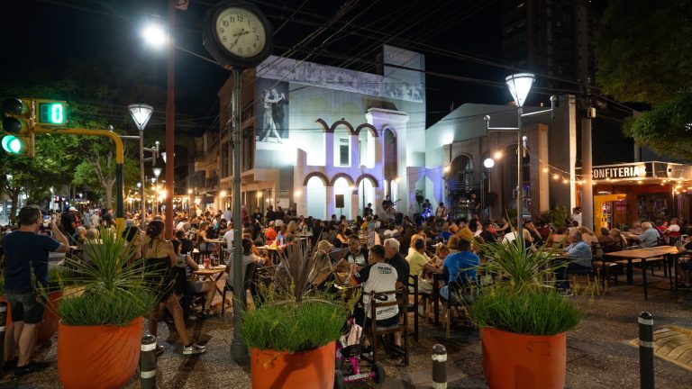 Una multitud acompañó la nueva edición de “Disfrutá Pico” en el centro de la ciudad