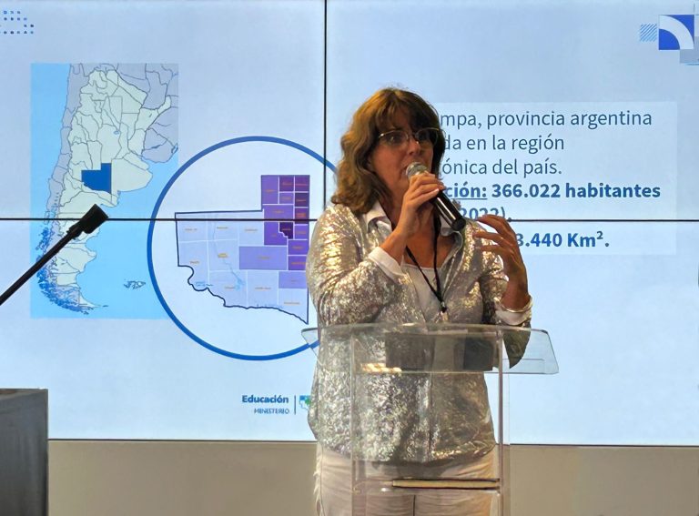 “La escuela hoy resuelve conflictos que la sociedad no puede”, afirmó Feuerschvenger