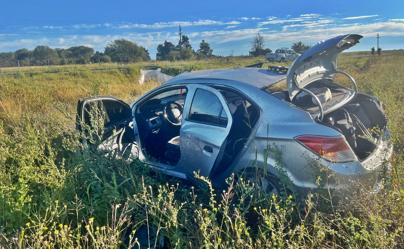 Vuelco en la Ruta Nacional 188 cerca de Rancul: cinco ocupantes resultaron ilesos