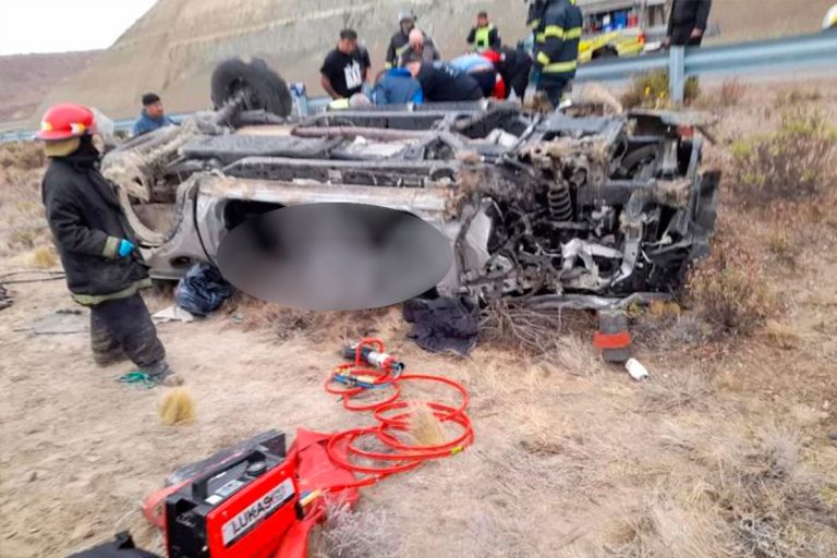 Tragedia en la Ruta 3: el crudo testimonio de quien asistió a los árbitros pampeanos tras el vuelco