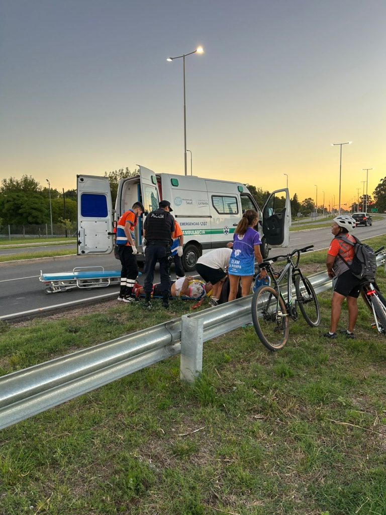 Siniestro vial en Ruta 1: ciclistas trasladados al Hospital
