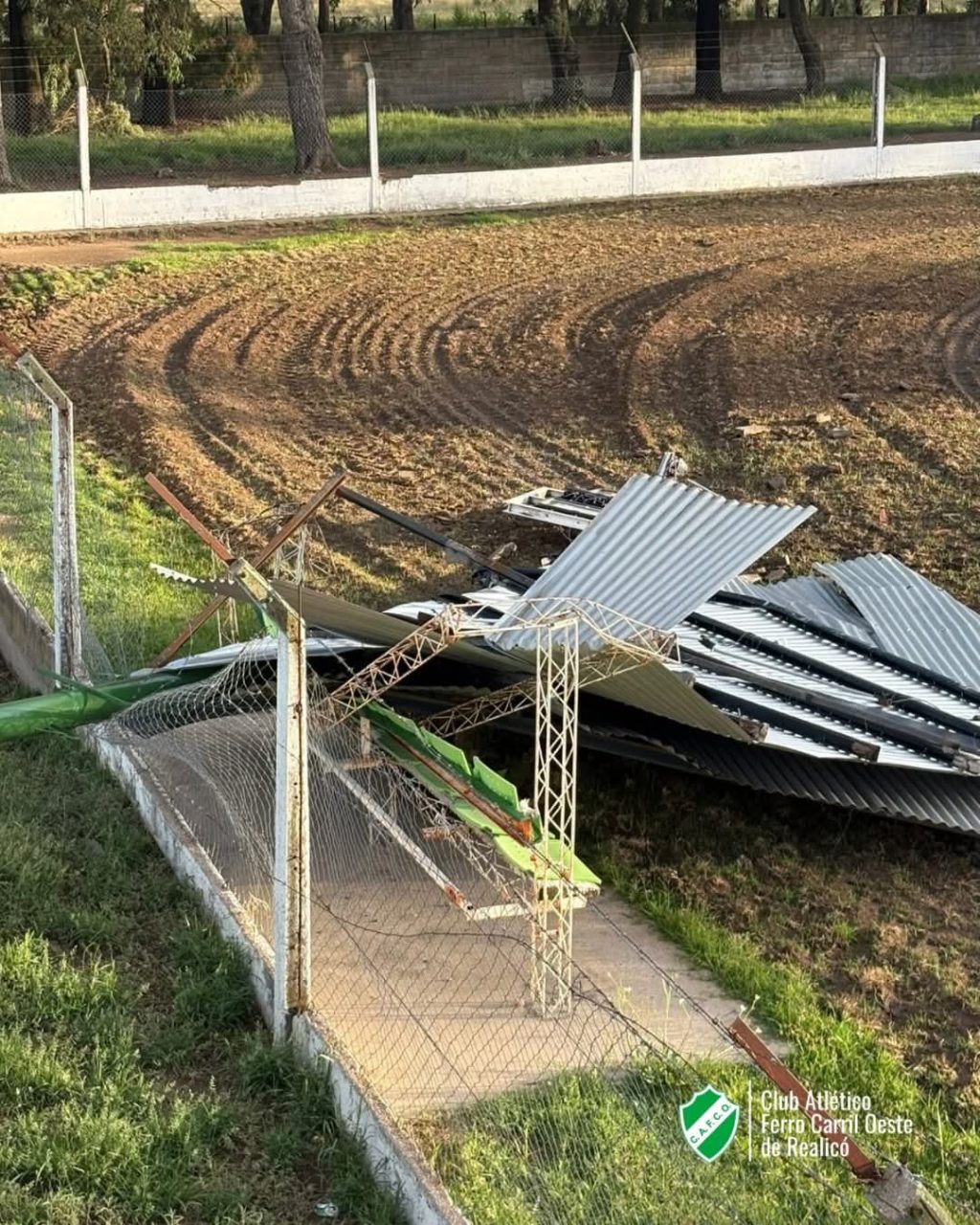 Fuerte temporal en Realicó: ráfagas de 90 km/h causaron graves destrozos en el Club Ferro