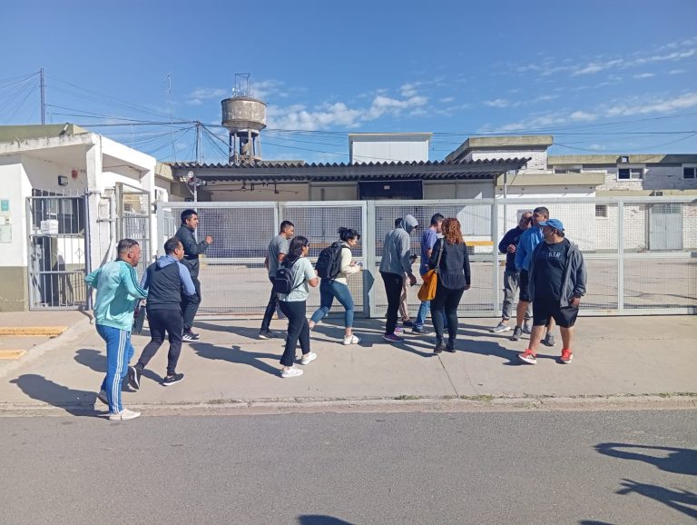 Ex trabajadores del Frigorífico Pico reclaman el pago de indemnizaciones y cuestionan el rol del sindicato: “hasta el día de hoy no sabemos qué es lo que pasa”