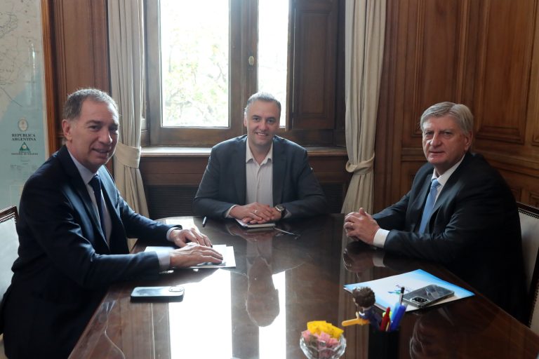 Cumbre en Casa Rosada: el Gobierno negocia con Ziliotto la Reforma Laboral en medio de reclamos por fondos previsionales