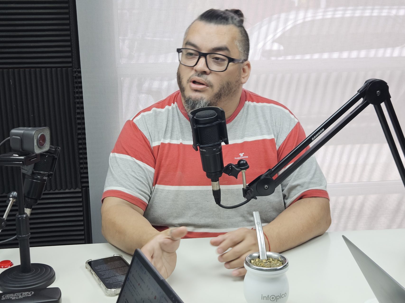 “Internet se cae, pero los radioaficionados seguimos”: la pasión que conecta al mundo desde General Pico