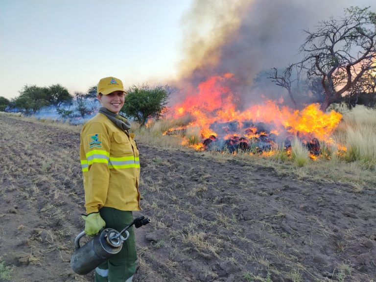 Micaela Mosiejchuk, la primera mujer brigadista operativa de incendios forestales de La Pampa