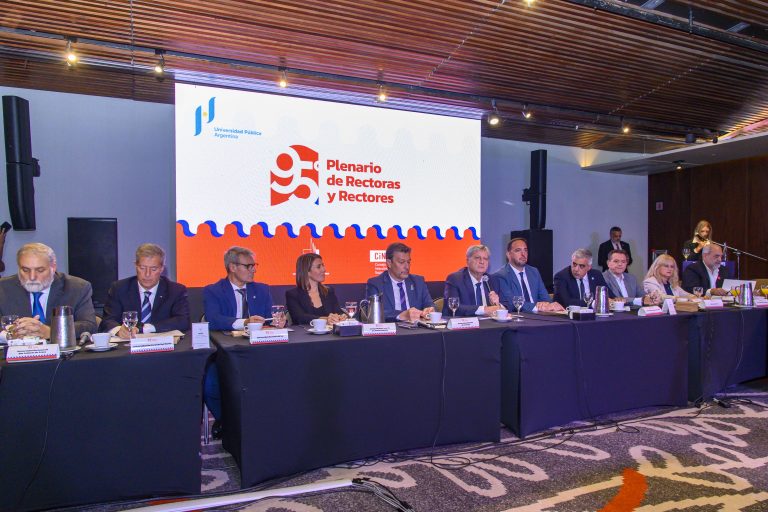Ziliotto, ante rectores de todo el país: “Esta masividad es un acto de rebeldía política”
