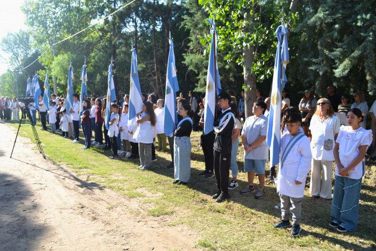Feuerschvenger inauguró el ciclo lectivo 2026 en La Gloria: “La escuela es el Estado”