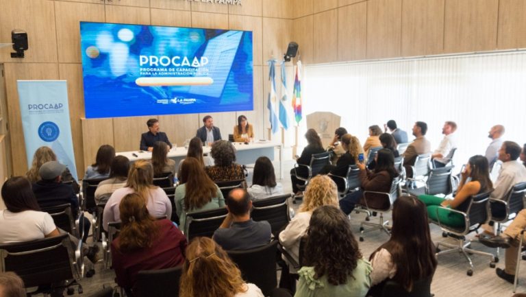 El Gobierno provincial presentó la agenda de abril del PROCAAP con nuevas capacitaciones para agentes públicos