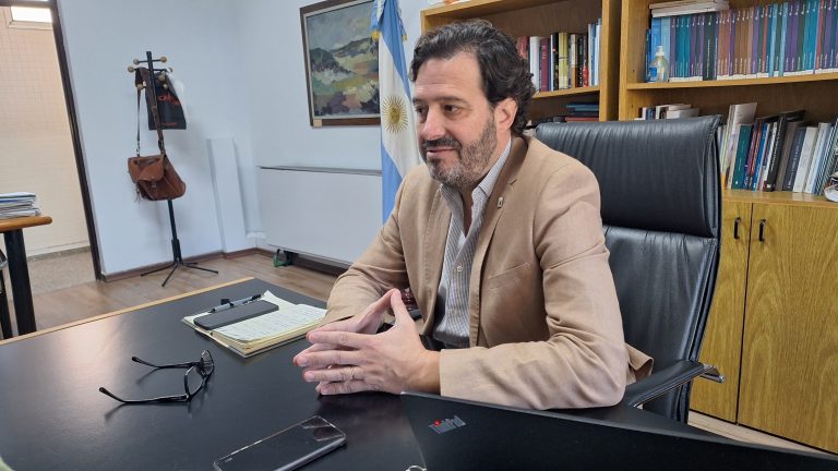 Miedo a perder el empleo y sobreinformación: la UNLPam asume la tarea de hacer circular «conocimiento confiable»