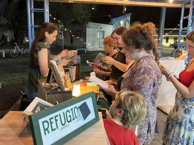 La Municipalidad de General Pico concretó el Paseo Literario con una amplia participación del público