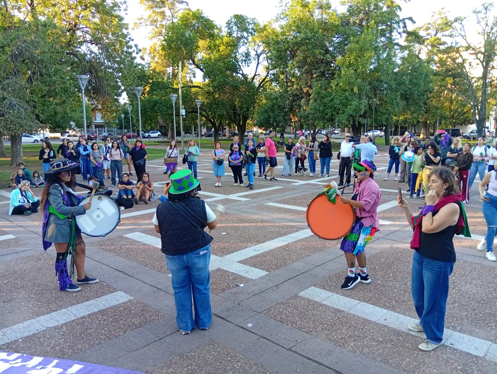 La Asamblea de Mujeres marchó en General Pico por el 8M: reclamos, críticas y defensa de derechos