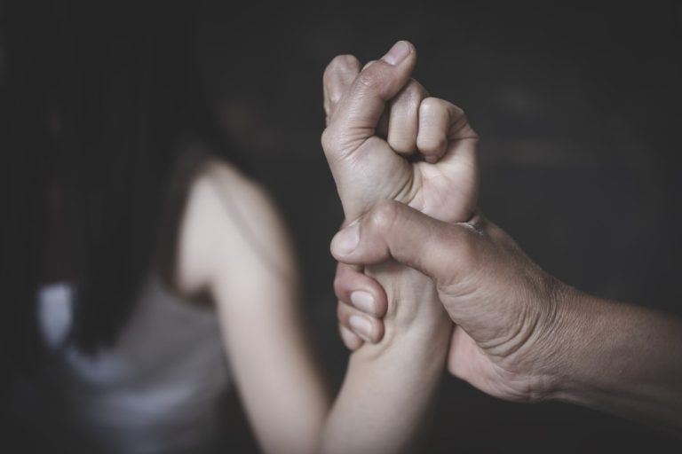 Condenaron a un hombre en General Pico por golpear y amenazar de muerte a su hija adolescente