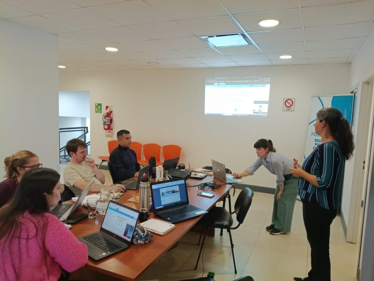 General Pico: Docentes del Instituto Superior Policial se capacitan en herramientas digitales e inteligencia artificial