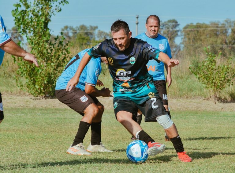 Vuelve a rodar la pelota: este sábado arranca el “Torneo Entre Amigos” en General Pico y Speluzzi
