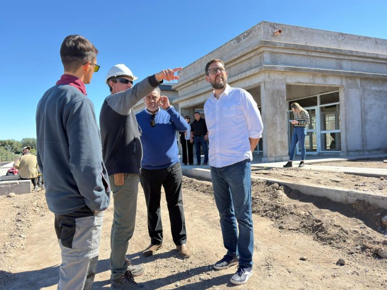 Desde La Adela, Pérez Araujo pidió rechazar la reforma de la Ley de Glaciares y alertó por el deterioro del puente de la Ruta 22