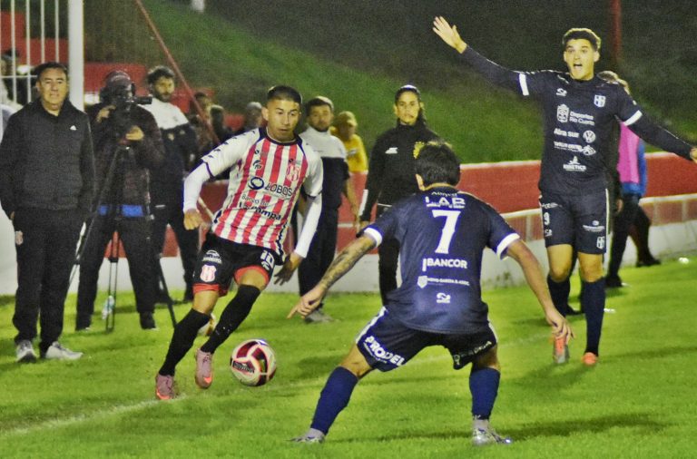 Costa Brava cayó ante Atenas en el Nuevo Pacaembú y perdió el invicto y la punta del torneo