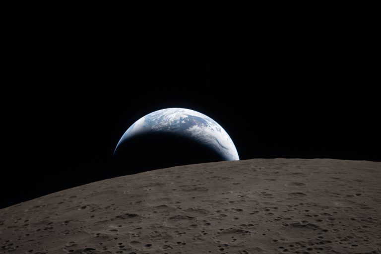 La NASA publicó 22 impactantes fotos en 4K del vuelo sobre la Luna: mirá la galería completa
