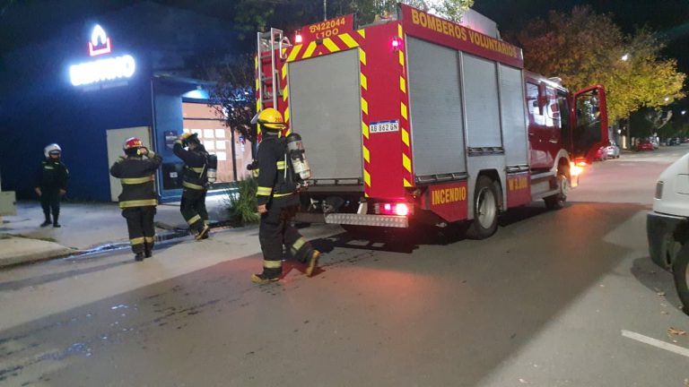 Alarma por un escape de gas en la calle 15: intervinieron bomberos y Camuzzi