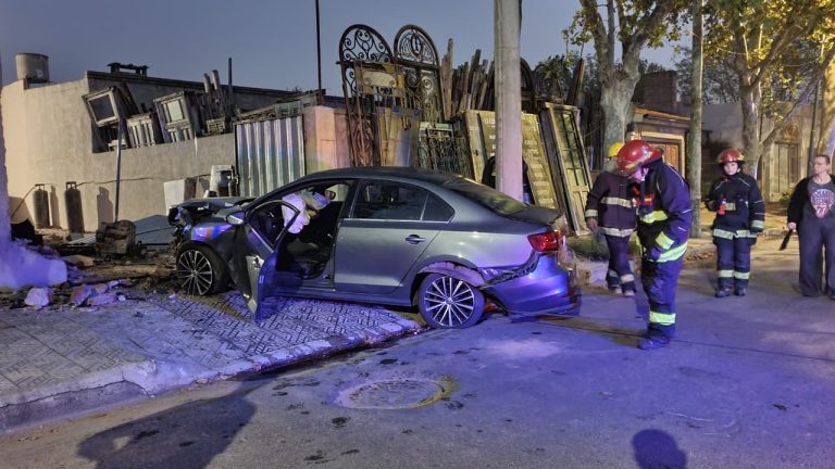 Vecinos de la calle 2 y 21 exigen soluciones: “Ya no alcanzan las manos para contar los choques”