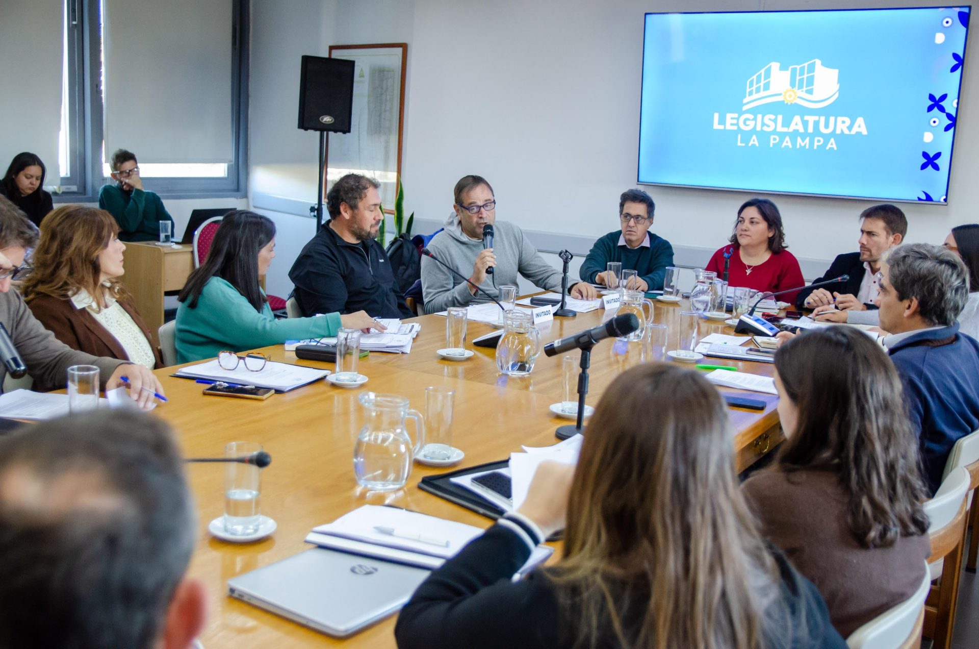 Debate en la Legislatura: impulsan la inclusión deportiva para neurodivergentes y cruces por la estrategia judicial en defensa de los ríos