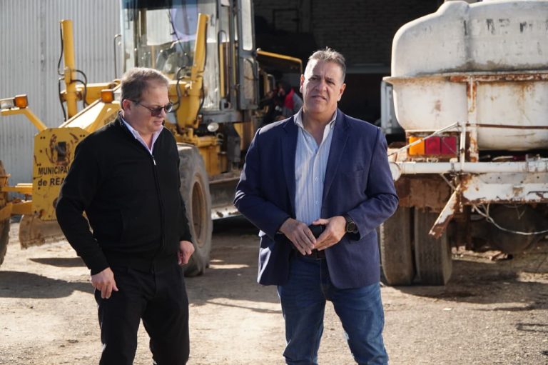 El ministro Fernández recorrió el norte pampeano y advirtió: “La recesión está liquidando el comercio y la producción”