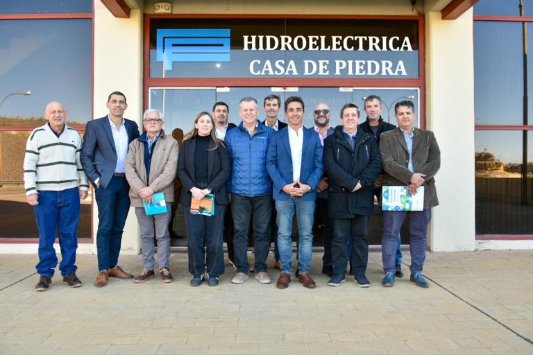 Acuerdo por Casa de Piedra: La Pampa avanza en un contrato para fortalecer su sistema eléctrico con energía renovable